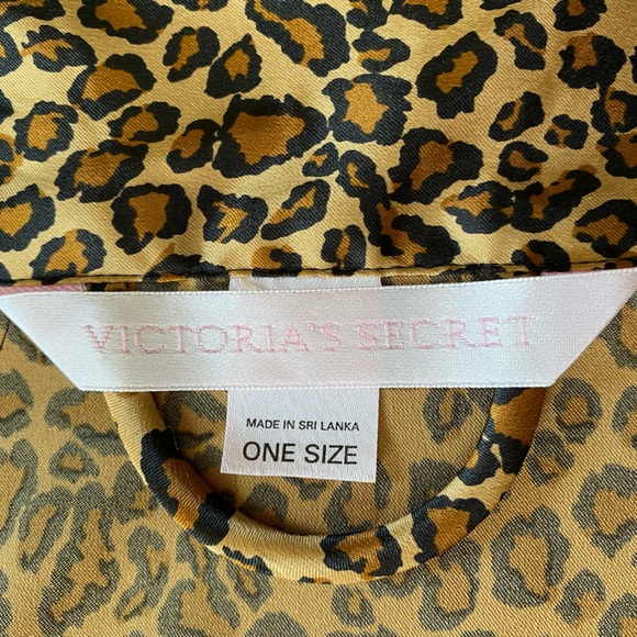 Vintage bath Robe - Picture 6 of 12